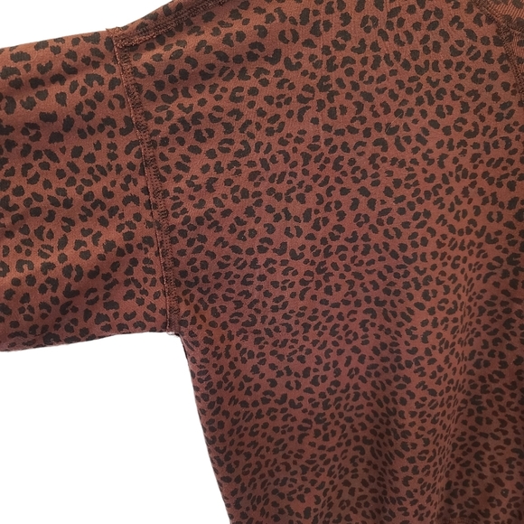 Abercrombie & Fitch soft a&f collection Leopard Print Crewneck sweater medium - Picture 4 of 6